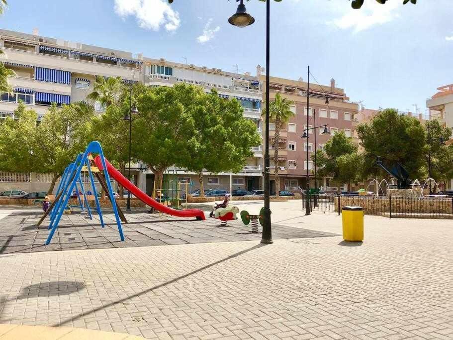 Apartamento Pink Sweet Home Torrevieja Exterior photo